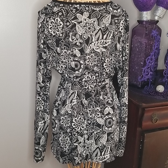 tomorrow's mother Maternity Black and White Large Long Sleeve Top - Picture 3 of 5